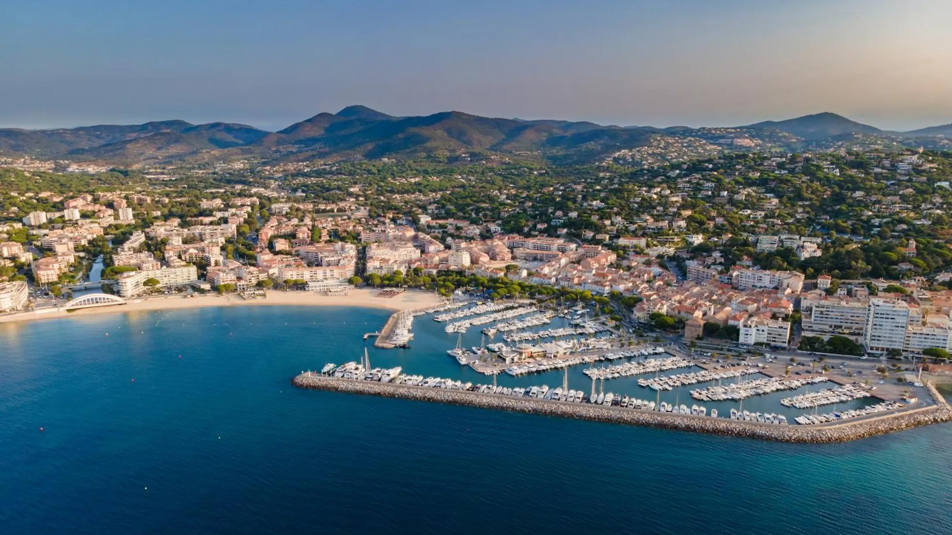 Appart Matisse Face Mer Parking Sainte-Maxime Lägenhet