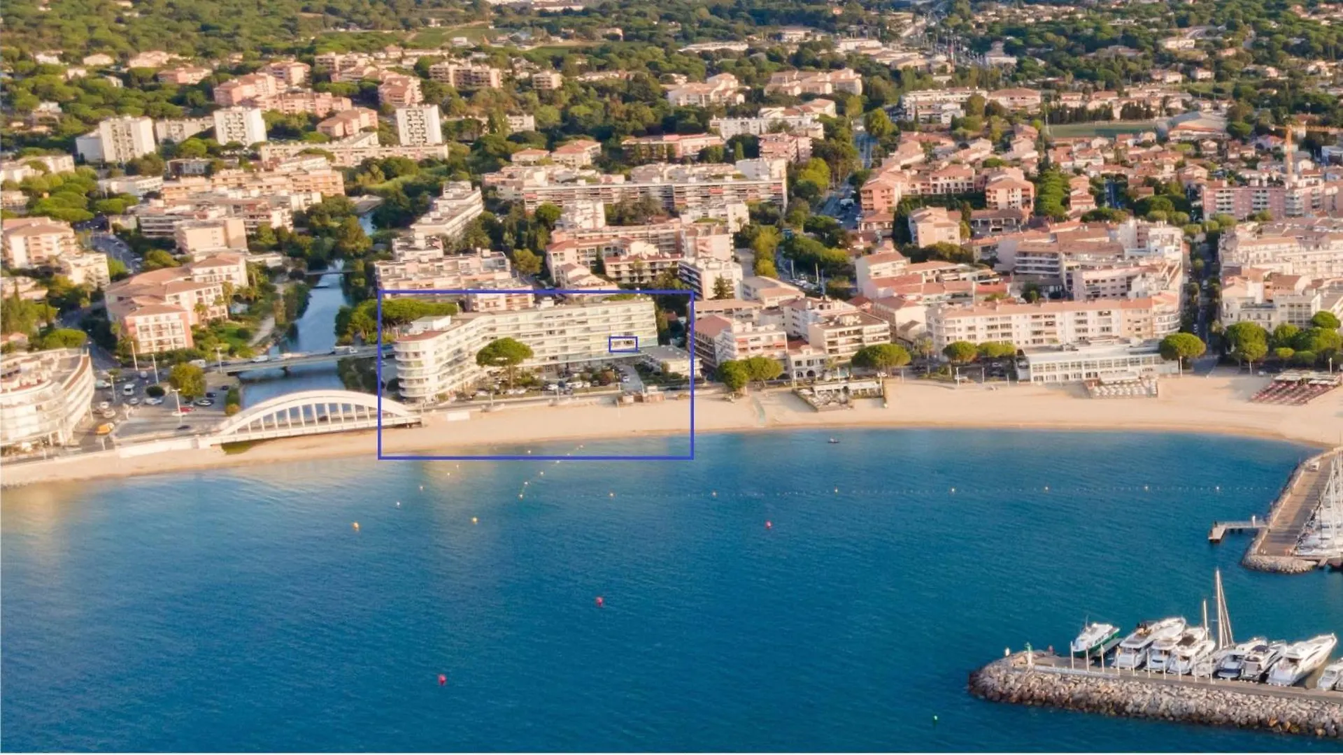 Appart Matisse Face Mer Parking Sainte-Maxime Frankrike