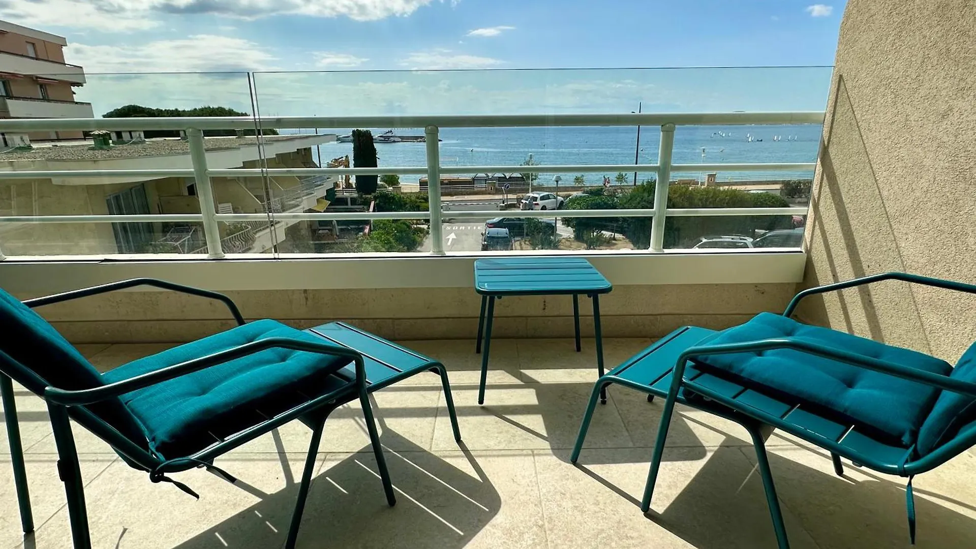 Appart Matisse Face Mer Parking Sainte-Maxime 0*,  France