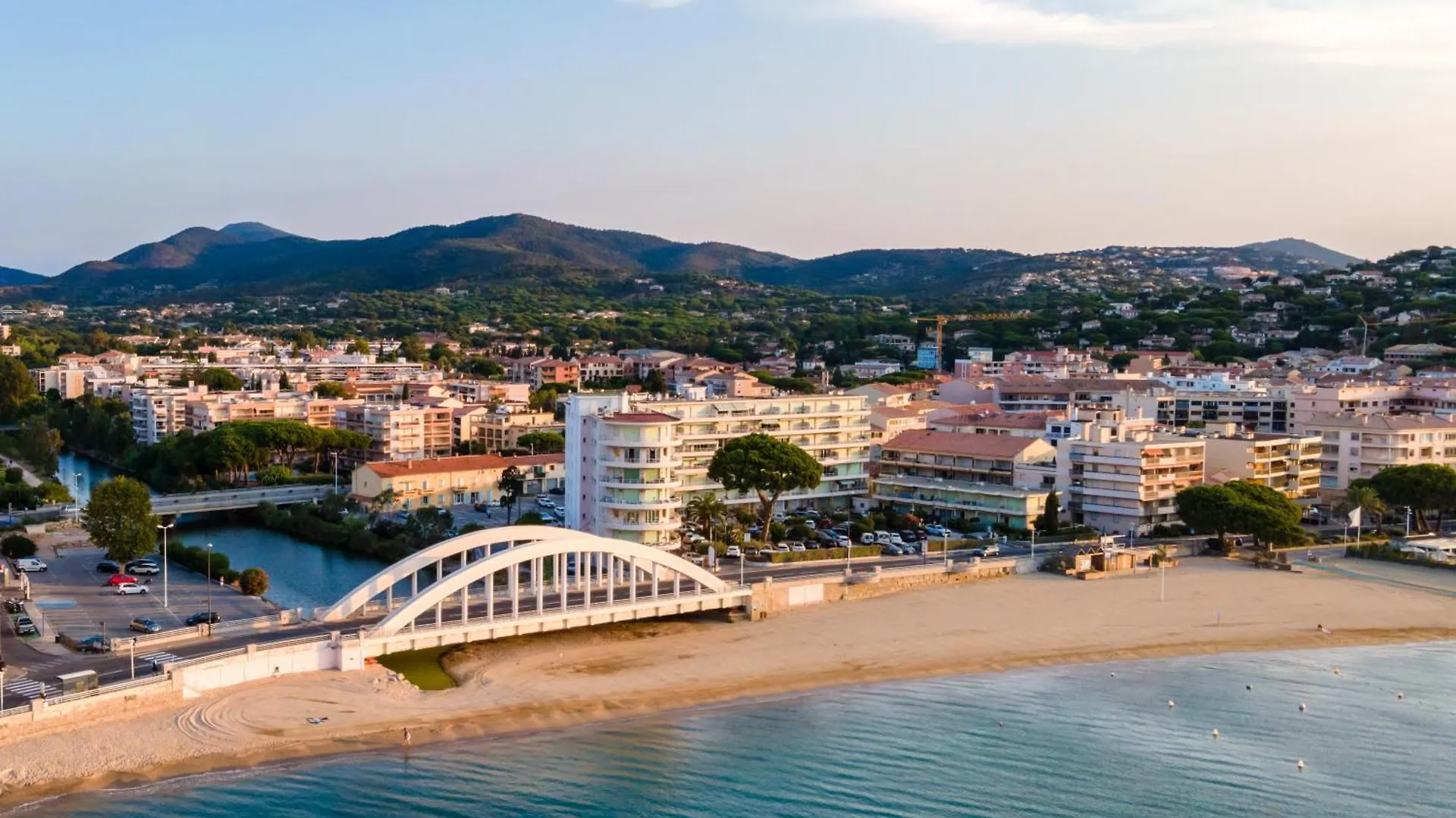 Appart Matisse Face Mer Parking Sainte-Maxime 0*,