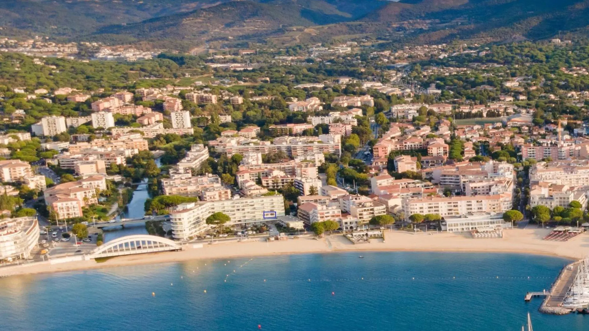 Apartment Appart Matisse Face Mer Parking Sainte-Maxime