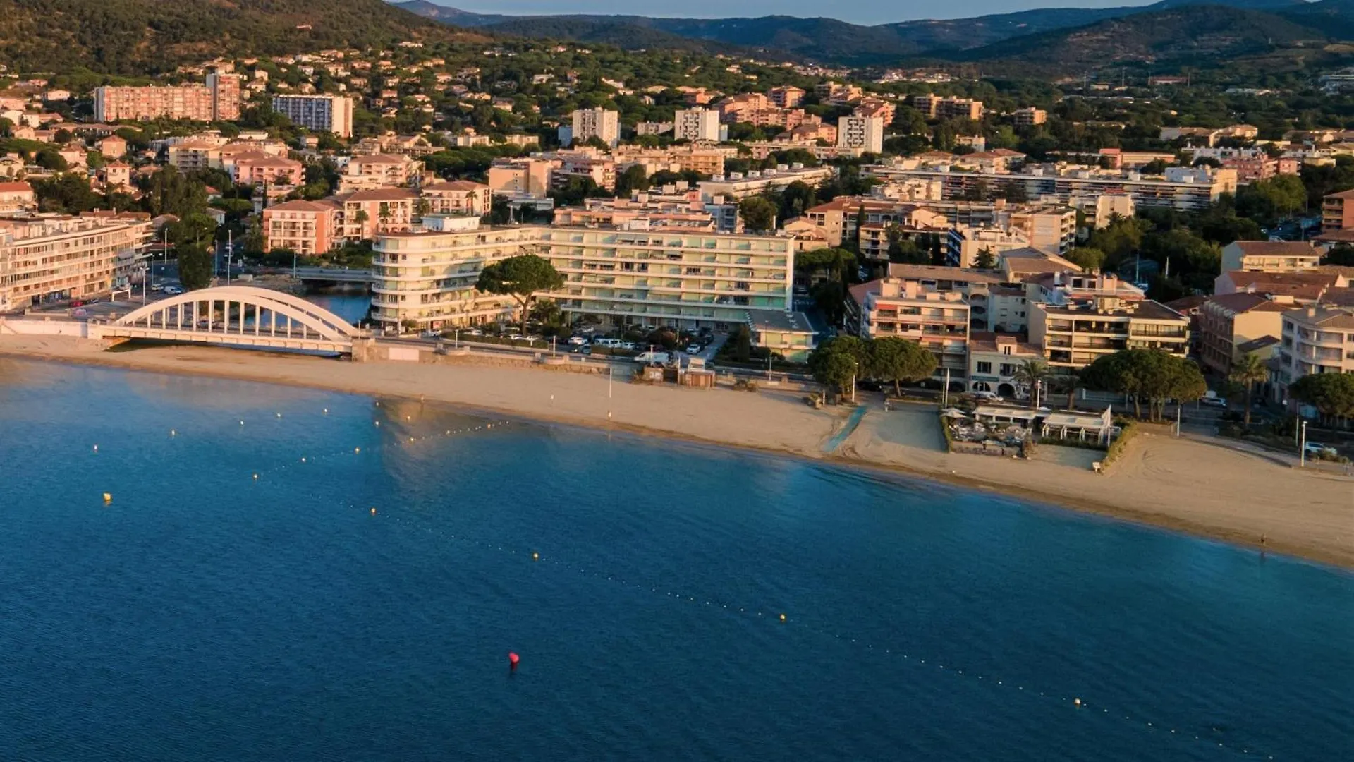 Appart Matisse Face Mer Parking Sainte-Maxime 0*,  France